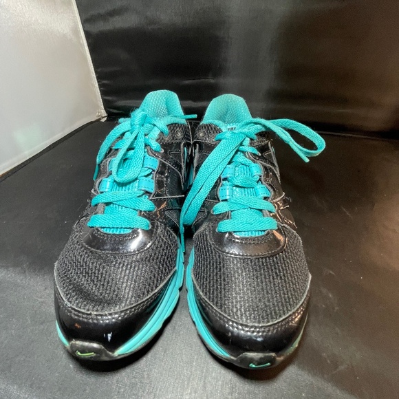 Nike Tennis Shoe Black & Teal Sz 5 Womens - Picture 4 of 4